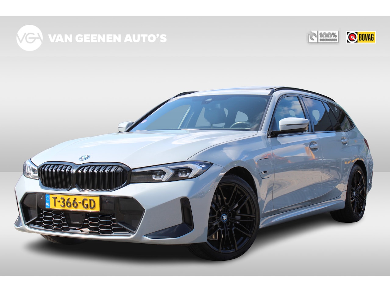 BMW 3-serie Touring - 330e xDrive M-Sport | Panoramadak | Trekhaak - AutoWereld.nl