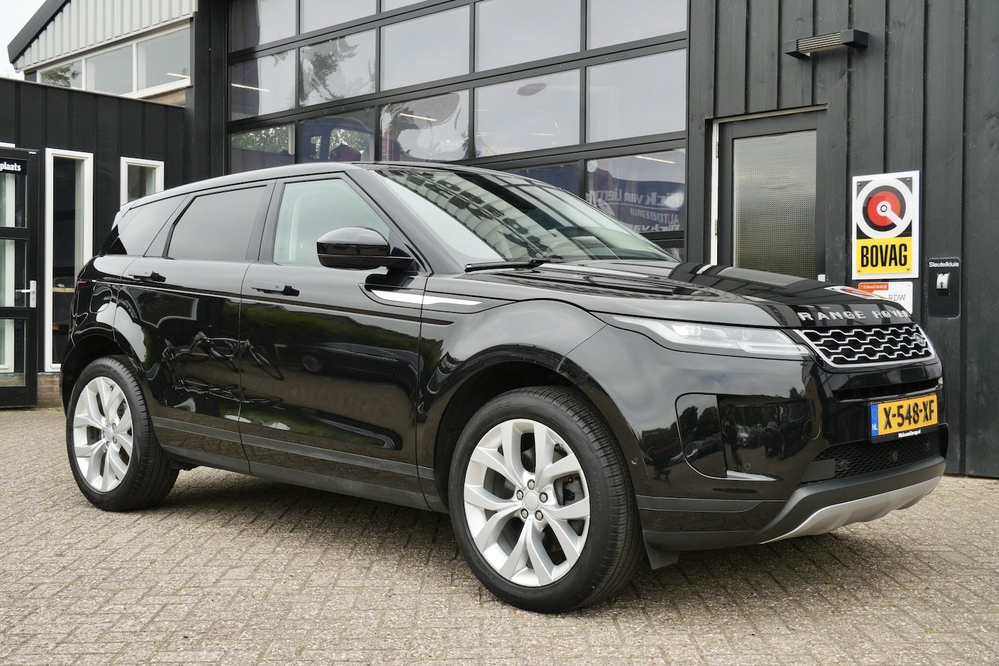 Land Rover Range Rover Evoque - 2.0 P200 AWD 200PK | Memory | Camera | 20" | CarPlay | Trekhaak - AutoWereld.nl