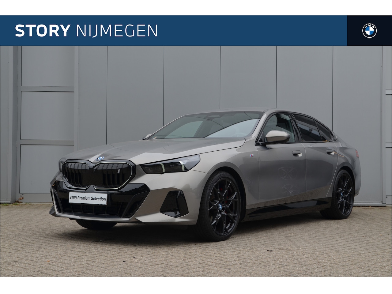 BMW i5 - eDrive40 M Sport / Comfortstoelen / Comfort Access / Adaptieve LED / Harman-Kardon / Parki - AutoWereld.nl