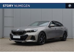 BMW i5 - eDrive40 M Sport / Comfortstoelen / Comfort Access / Adaptieve LED / Harman-Kardon / Parki