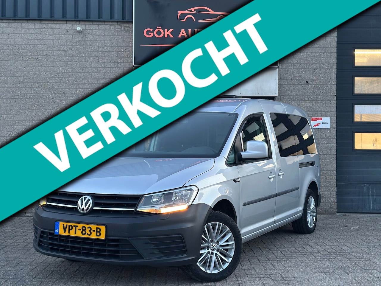Volkswagen Caddy Maxi - 2.0 TDI L2H1 BMT Highline / Dubbele Schuifdeur / Navi / Stoelverwarming / LM Velgen / Euro - AutoWereld.nl