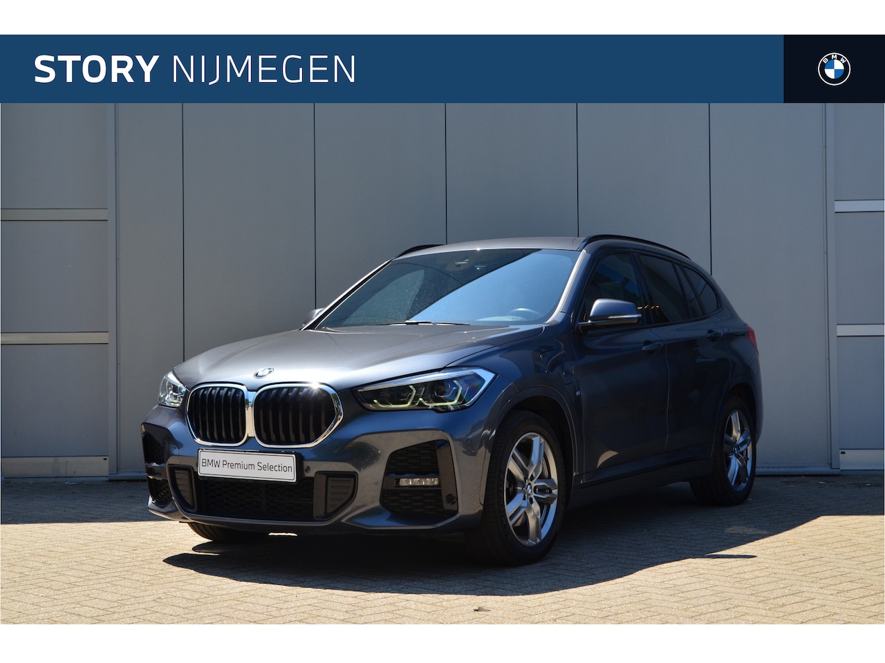 BMW X1 - xDrive25e M Sport Automaat / Sportstoelen / LED / Achteruitrijcamera / Park Assistant / St - AutoWereld.nl
