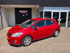 Toyota Auris - 1.8 Full Hybrid Limited / DEALER SERVICED / APK MAART 2027 / GOED RIJDENDE AURIS
