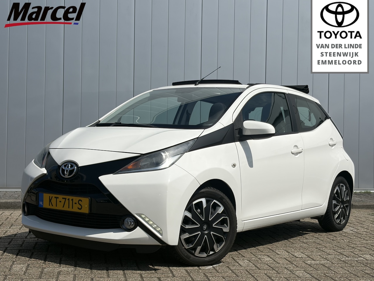 Toyota Aygo - 1.0 VVT-i X-Wave Cabrio Navigatie NL Auto All Season Banden Airco - AutoWereld.nl