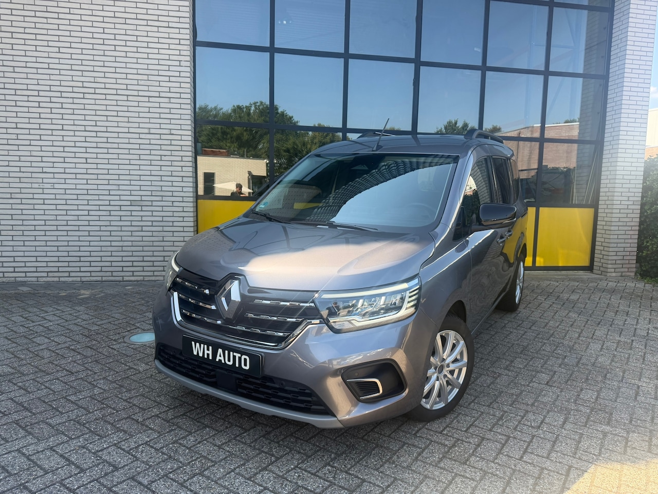 Renault Kangoo - 130PK Full option, Automaat, PDC & Camera, Full Led - AutoWereld.nl