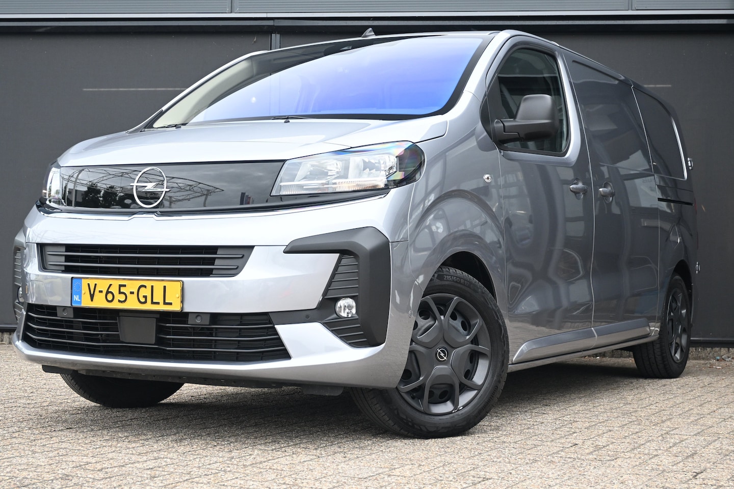 Opel Vivaro - 2.0 Diesel 145 L2 | Exterieur Pakket | Comfortpakket | Digitale Binnenspiegel | Achteruitr - AutoWereld.nl