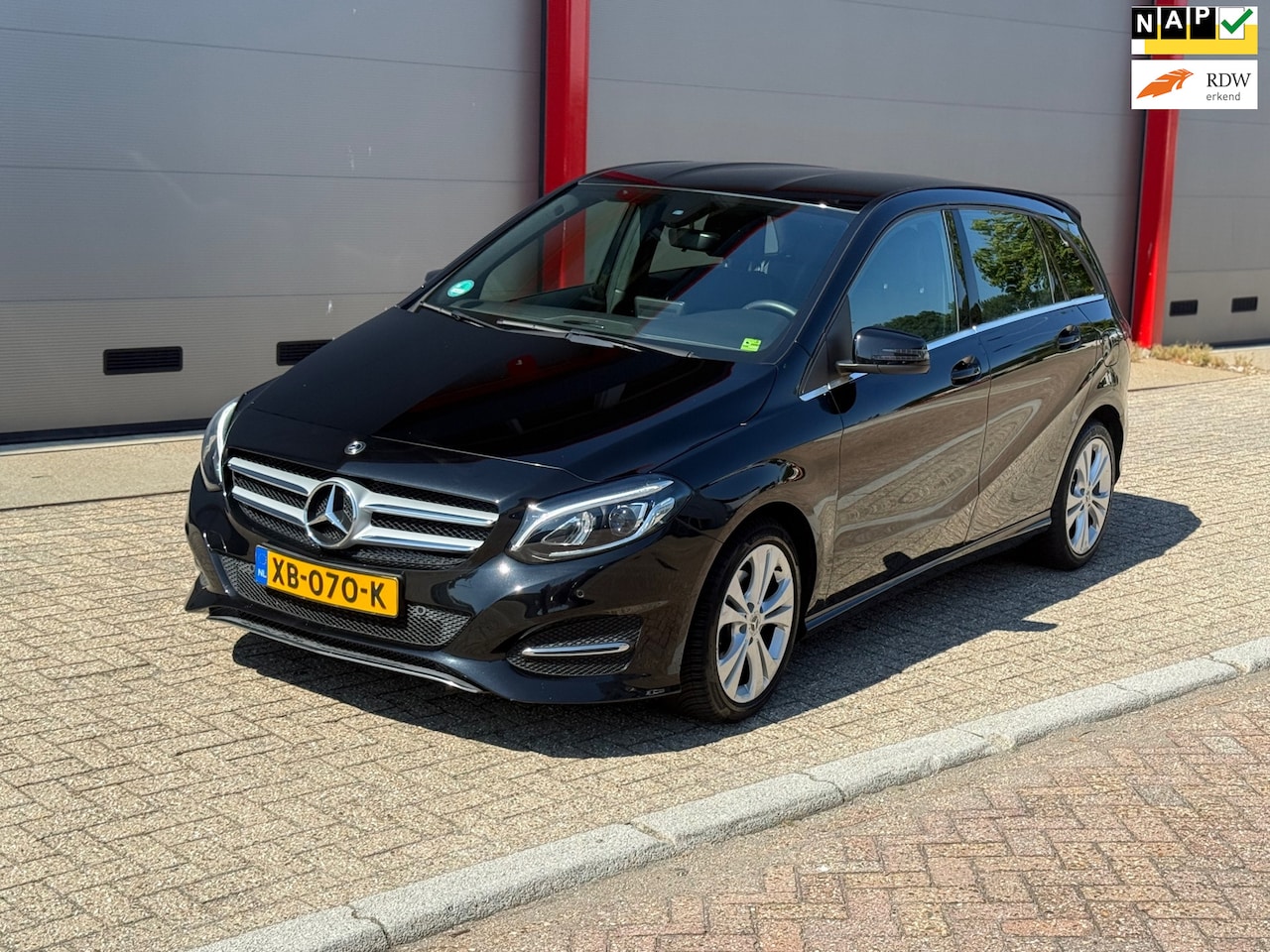 Mercedes-Benz B-klasse - 180 Ambition | AUTOMAAT | DEALER ONDERHOUD - AutoWereld.nl