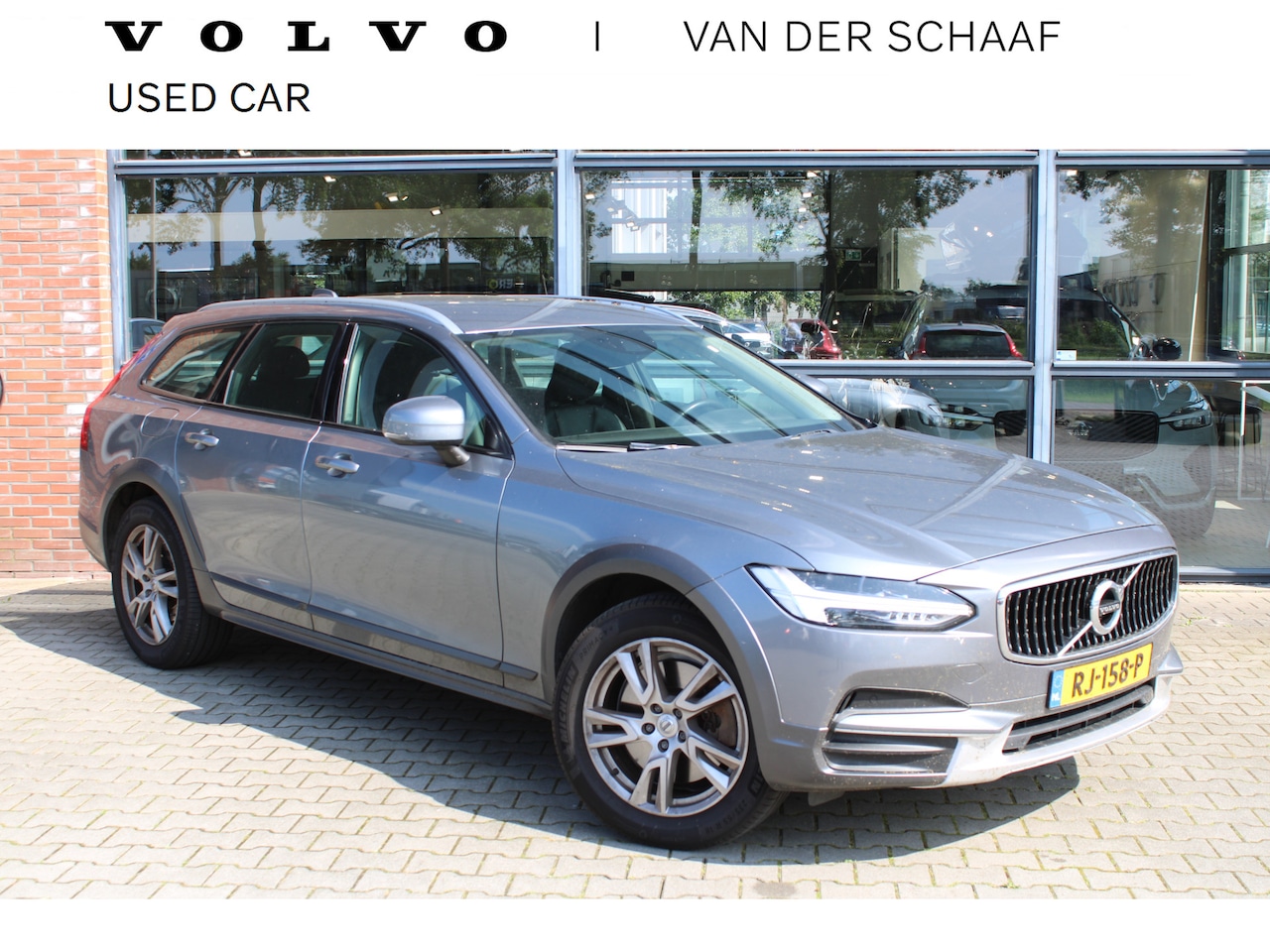 Volvo V90 Cross Country - T5 AWD 90th Anniversary Edition | Trekhaak | Blis | Keyless Entry - AutoWereld.nl