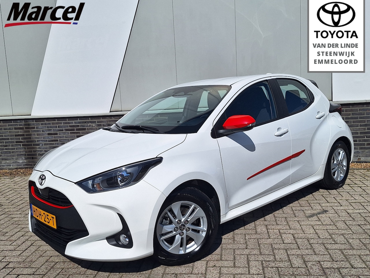 Toyota Yaris - 1.5 Hybrid 115 Active Red Pack NL Auto Carplay Clima Cruise Nieuw Model - AutoWereld.nl