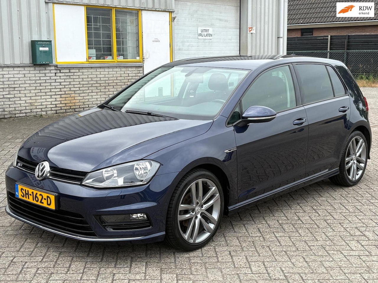 Volkswagen Golf - 1.2 TSI 110 PK 6 BAK Bj 2016 R-Line Sport 5 Deurs Ecc Navi Cruise Pdc Stoelverwarming Elec - AutoWereld.nl