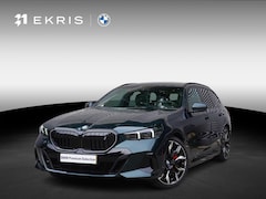 BMW i5 Touring - eDrive40 | M Sportpakket Pro | Glazen panoramadak | Adaptief onderstel professional | Trek