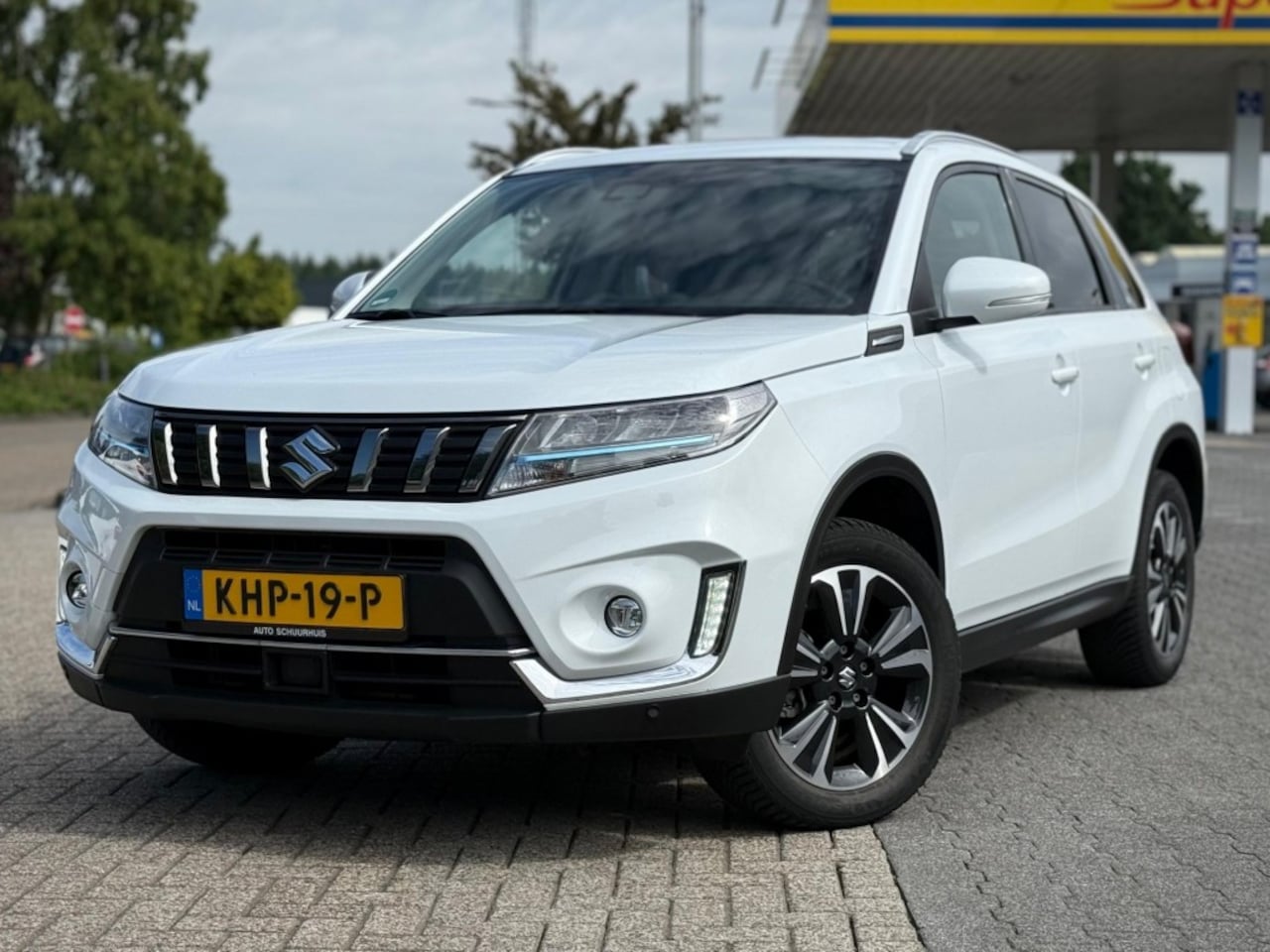 Suzuki Vitara - 1.5 HYBRID STYLE A/T PANO CARPLAY 360 CAMERA ADD. CRUISE - AutoWereld.nl