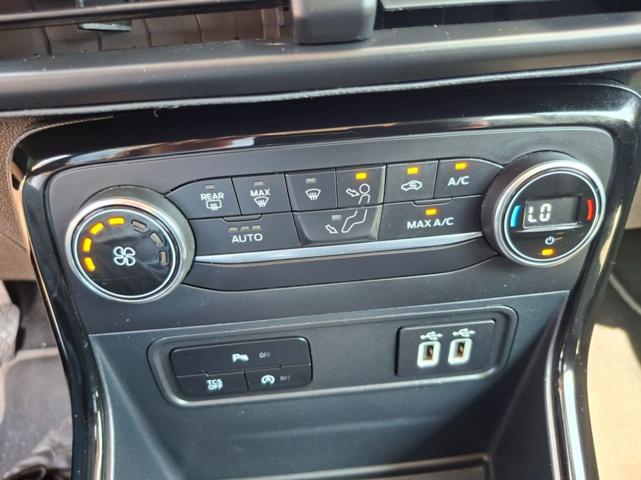 Ford EcoSport - 1.0 Titanium RADIO-DAB/AIRCO/CLIMATE/CRUISE/NAVI/PDC/LMV/ELEC.RAMEN+SPIEGELS