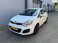 Kia Rio - 1.2 CVVT Comfort Pack AIRCO CRUISE BOEKJES