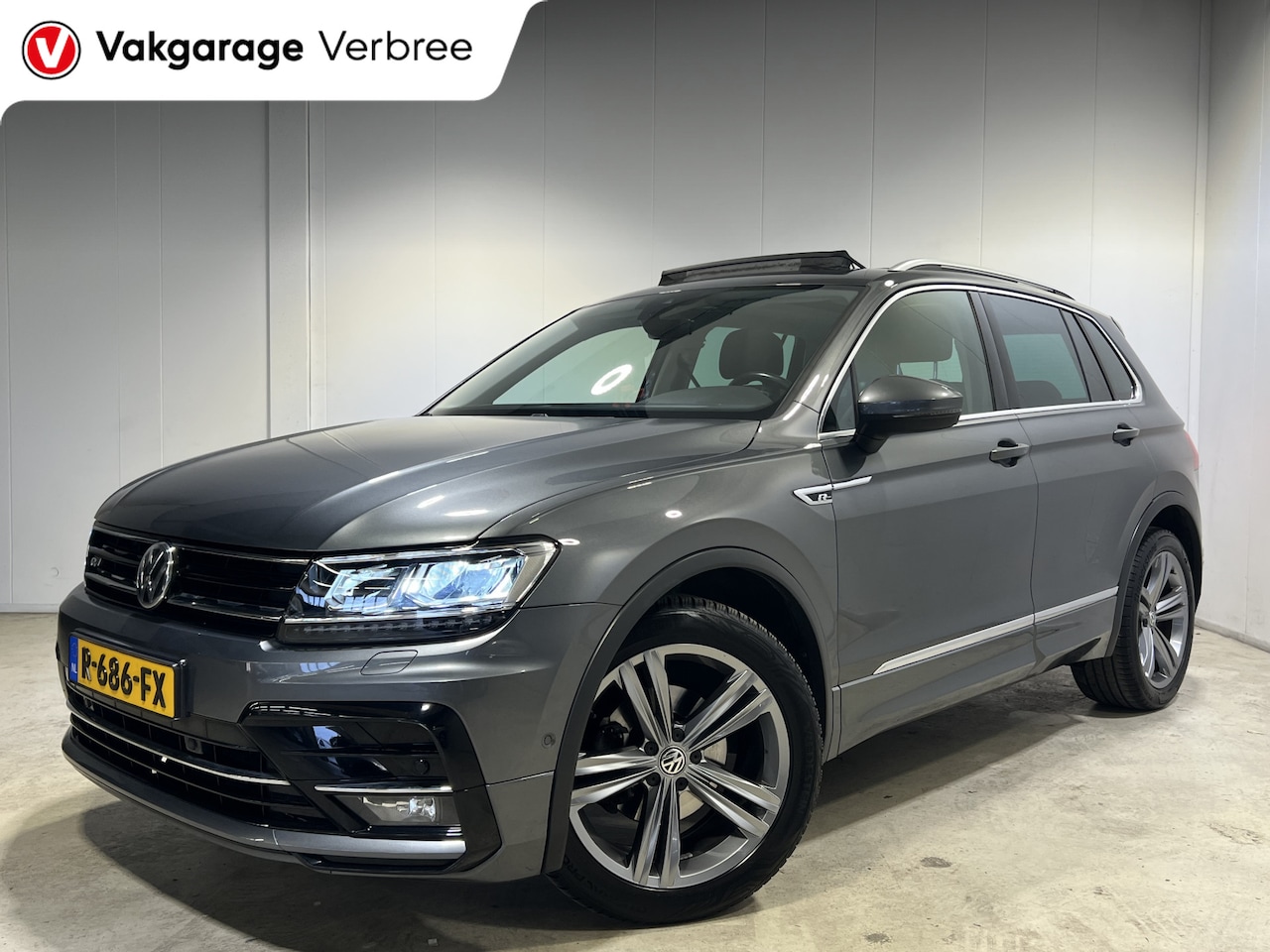 Volkswagen Tiguan - 1.5 TSI ACT Highline Business R | Navigatie | LM Velgen 19" | Trekhaak Elektrisch Uitklapb - AutoWereld.nl