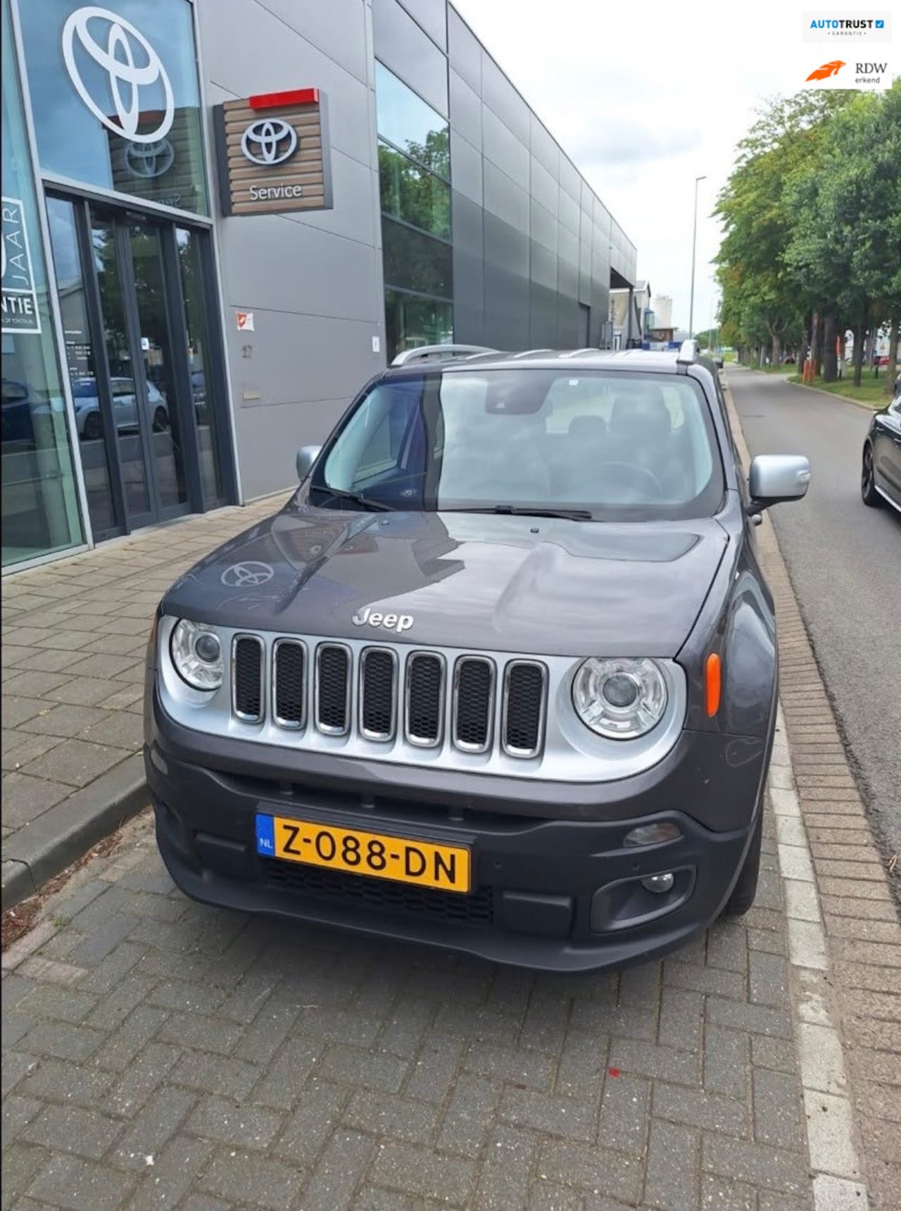 Jeep Renegade - 1.4 MultiAir Night Eagle AUTOMAAT - AutoWereld.nl