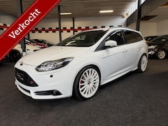 Ford Focus Wagon - 2.0 EcoBoost ST-3