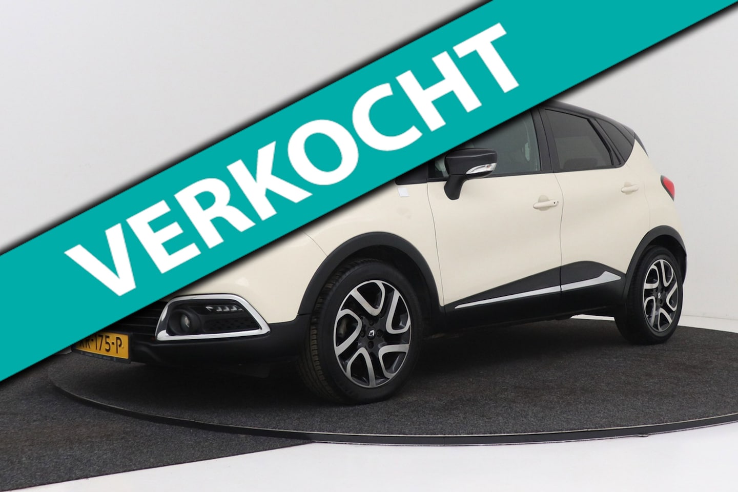 Renault Captur - 1.2 TCe Helly Hansen | Navigatie | Camera | Climate Control | Cruise Control | Keyless Ent - AutoWereld.nl