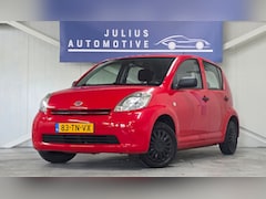 Daihatsu Sirion 2 - 1.0-12V Trend 5DRS Nieuwe APK Elektr. Ramen Garantie