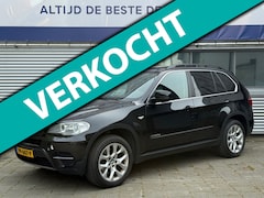 BMW X5 - 4.0d xDrive High Executive Grijs Kenteken l Pano l Leder l Navi l Cruise l Xenon l