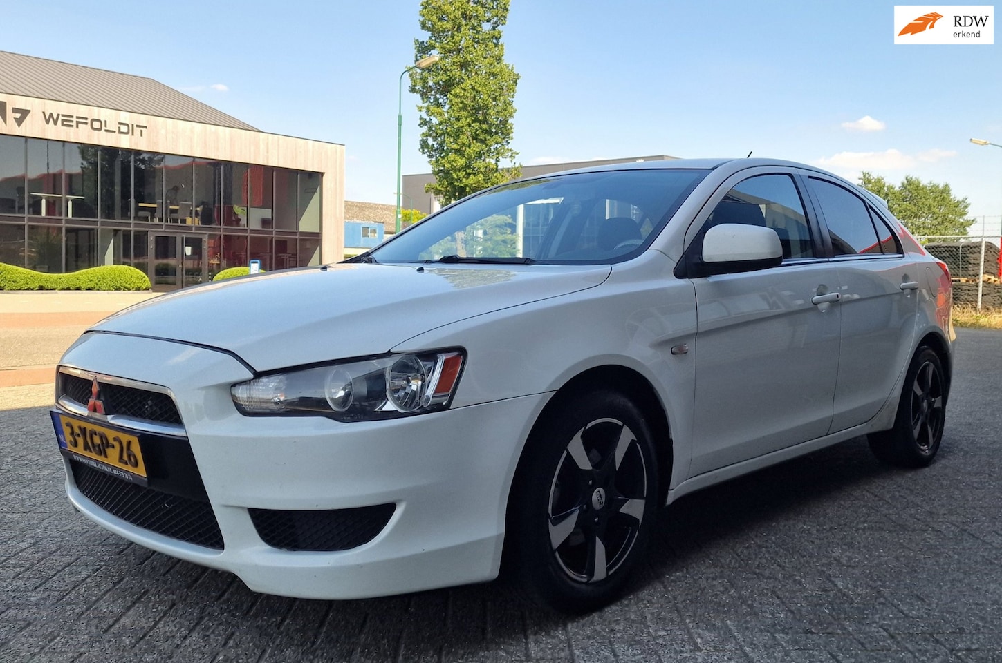 Mitsubishi Lancer Sportback - 1.6 Edition Two PSENSOR AIRCO BOEKJES - AutoWereld.nl