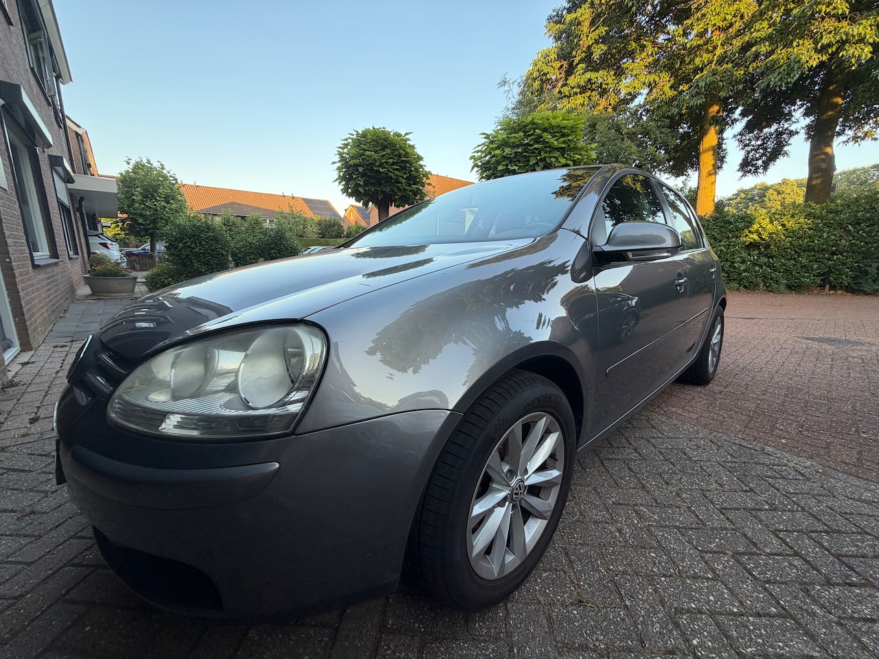 Volkswagen Golf - 1.6 FSI Optive 3 - AutoWereld.nl