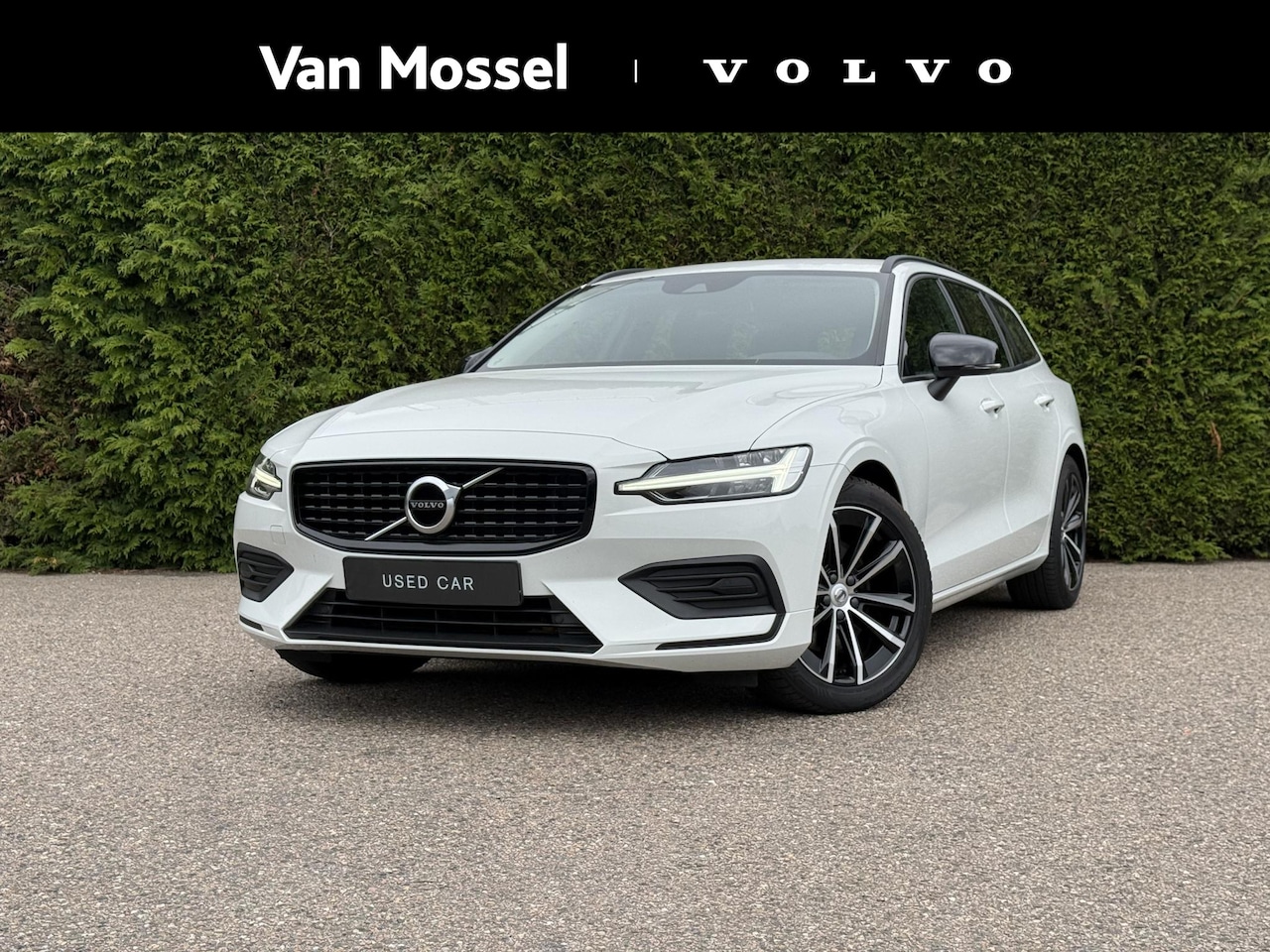 Volvo V60 - B3 Momentum Advantage | Blis | Parkeer sensoren | Elektrische stoelen | AppleCarplay | Blu - AutoWereld.nl