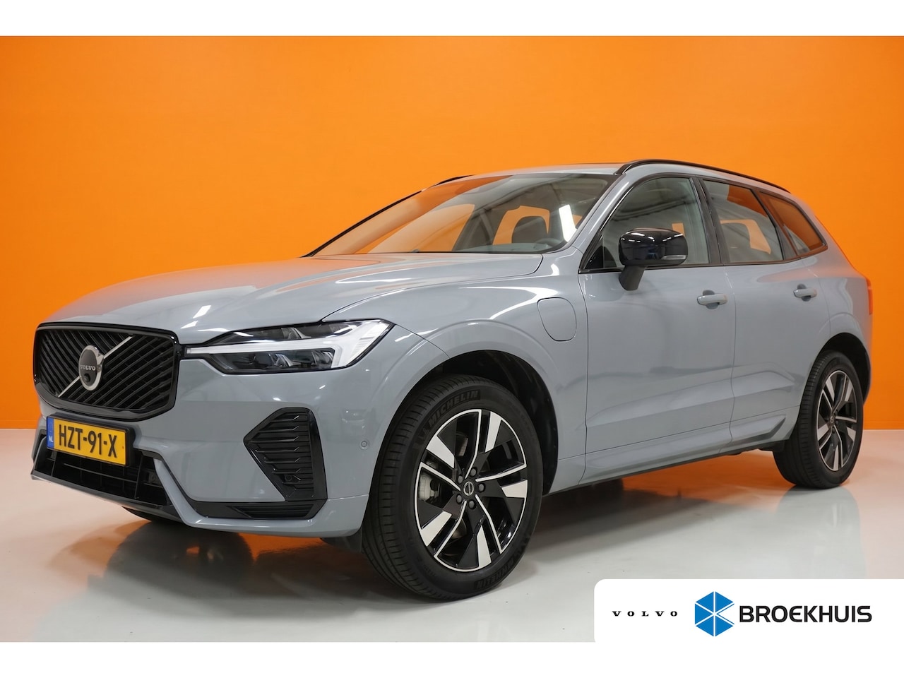 Volvo XC60 - 2.0 T6 Plug-in hybrid AWD Plus Dark | Trekhaak | Harman Kardon | HUD | - AutoWereld.nl