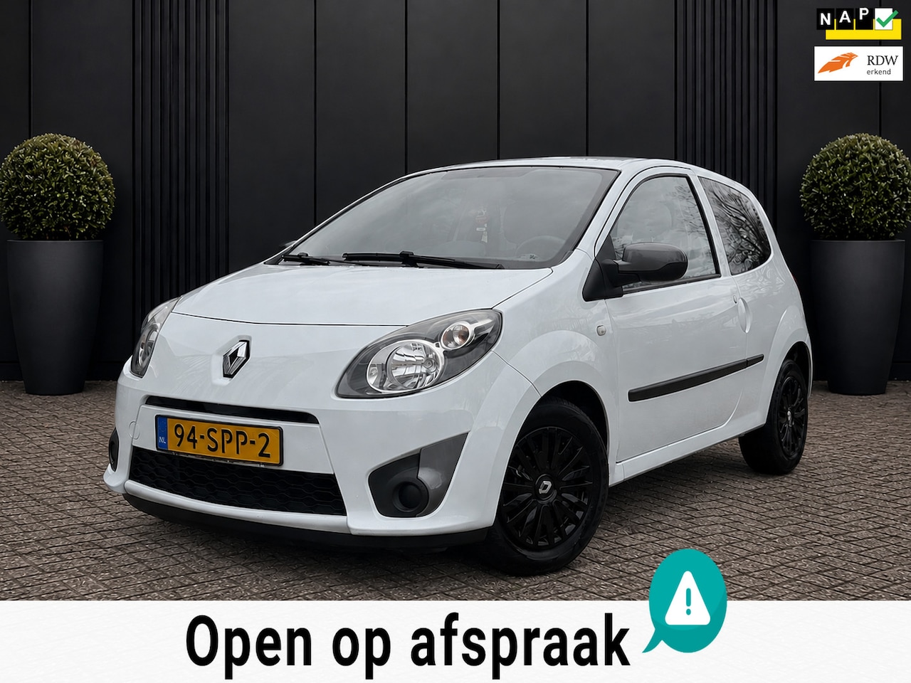 Renault Twingo - 1.2-16V Collection AIRCO NW.DRIEM APK NAP BLACK&WHITE - AutoWereld.nl
