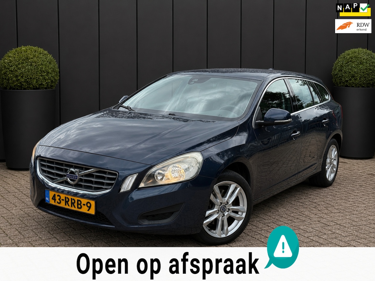 Volvo V60 - 1.6 T4 Momentum AUTOMAAT NAVI CRUISE APK - AutoWereld.nl