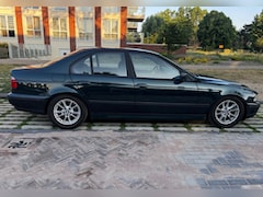 BMW 5-serie - 523i Executive Oxford Green