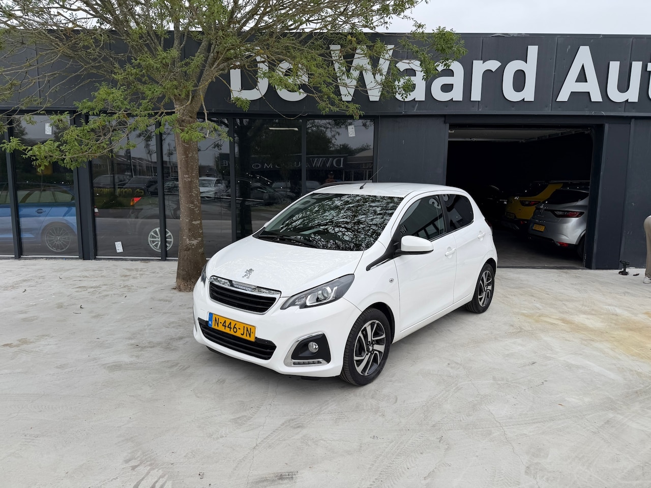 Peugeot 108 - 1.0 e-VTi Allure/airco/Navi/Cruise/NAP/LM Velgen. 12 maanden garantie - AutoWereld.nl