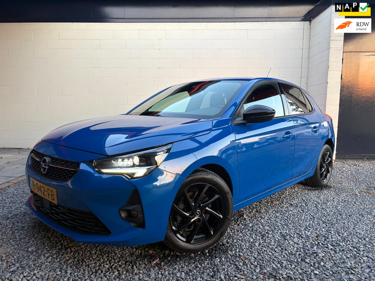 Opel Corsa - 1.2 GS Line Automaat/Carplay/Keyless/Camera - AutoWereld.nl