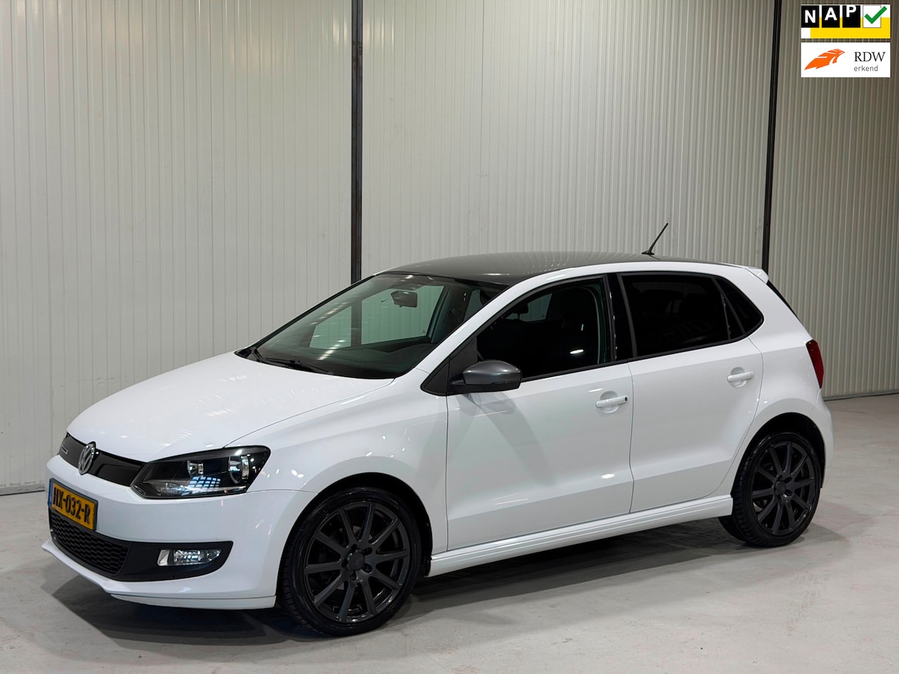 Volkswagen Polo - 1.0 BlueMotion Edition TREKHAAK - NAVI - LM VELGEN - NETTE STAAT!! - AutoWereld.nl