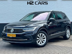 Volkswagen Tiguan - 1.5 TSI Life Camera|Keyless|Massage|ACC|Clima|Parelmoer
