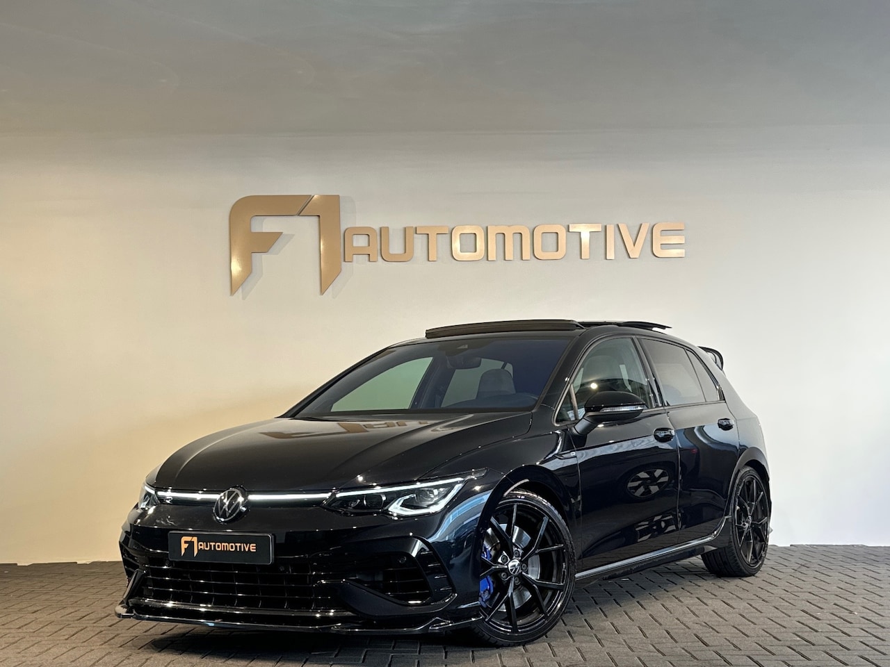 Volkswagen Golf - 2.0 TSI R 4M Performance Pano|H/K|Akrapovic - AutoWereld.nl