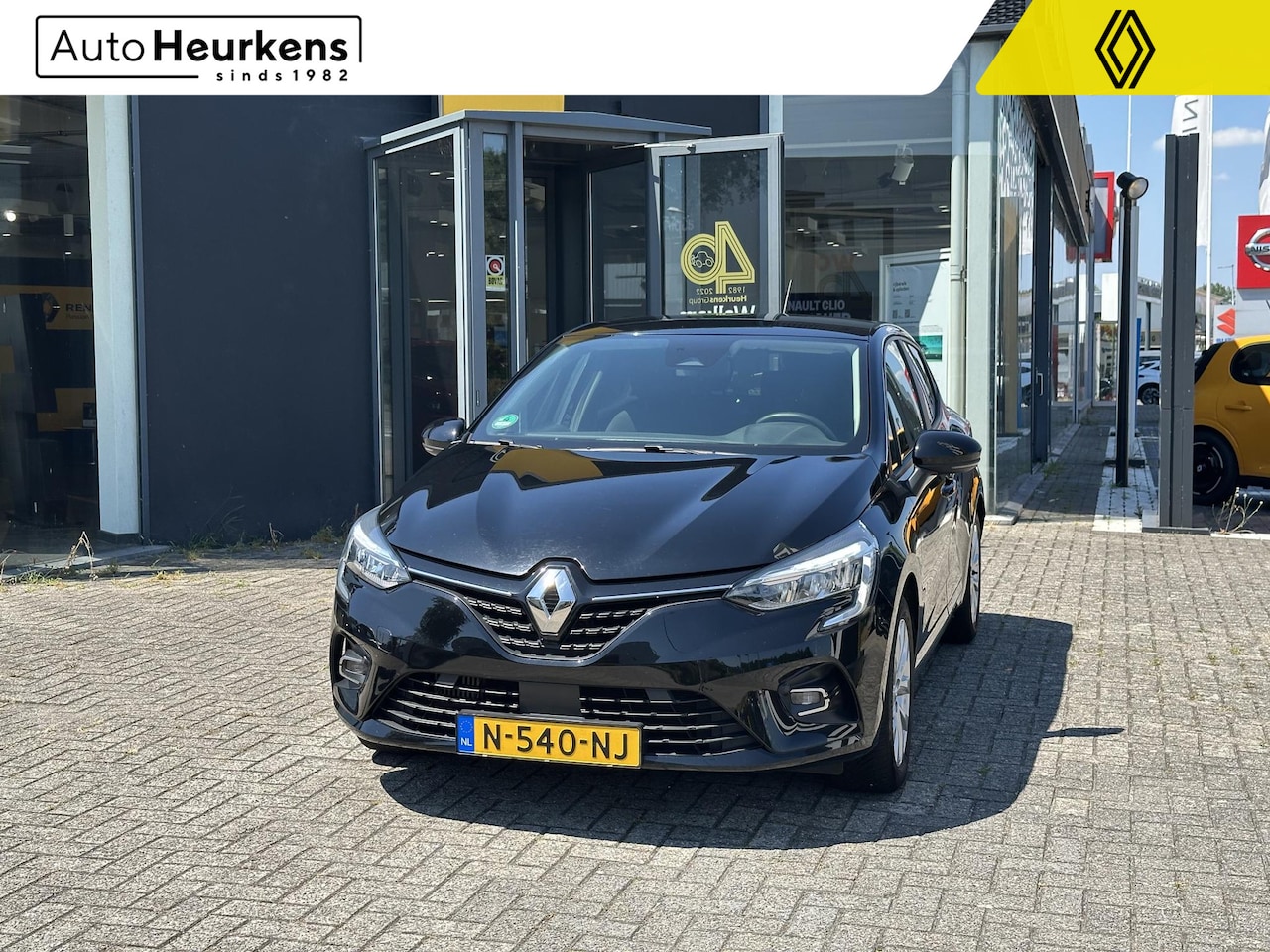 Renault Clio - TCe 100 Zen l Parkeersensoren l Getint glas l Lichtmetalen velgen - AutoWereld.nl