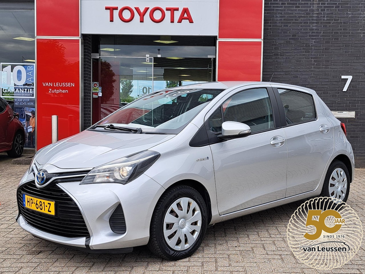 Toyota Yaris - 1.5 Hybrid Aspiration ACHTERUITRIJCAMERA AIRCO ONDERHOUDSBOEKJES - AutoWereld.nl