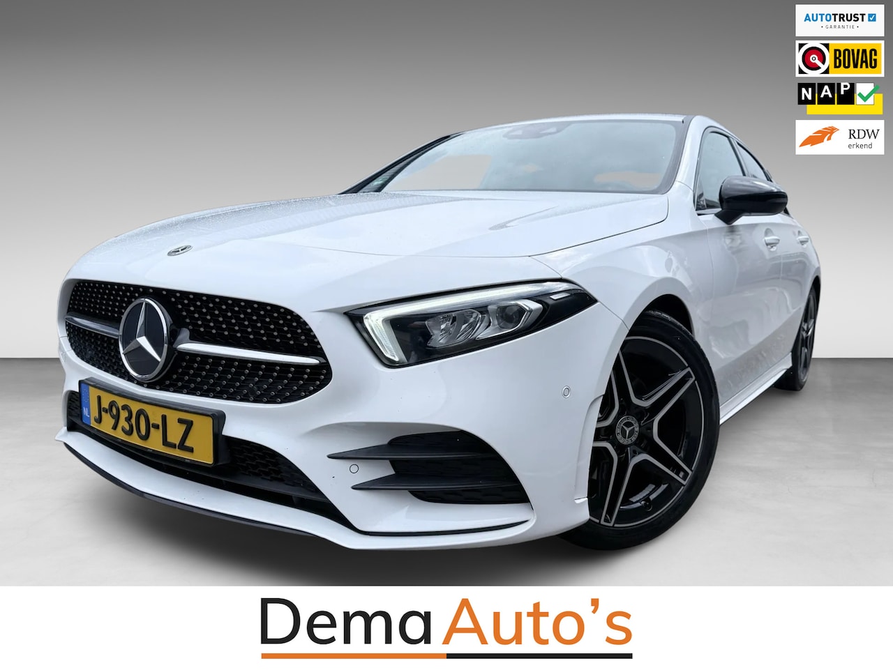 Mercedes-Benz A-klasse - 180 Business Solution AMG NAVI/V-COCKPIT/CAM/DAB/LED/CARPLAY/ECC/PDC/// - AutoWereld.nl