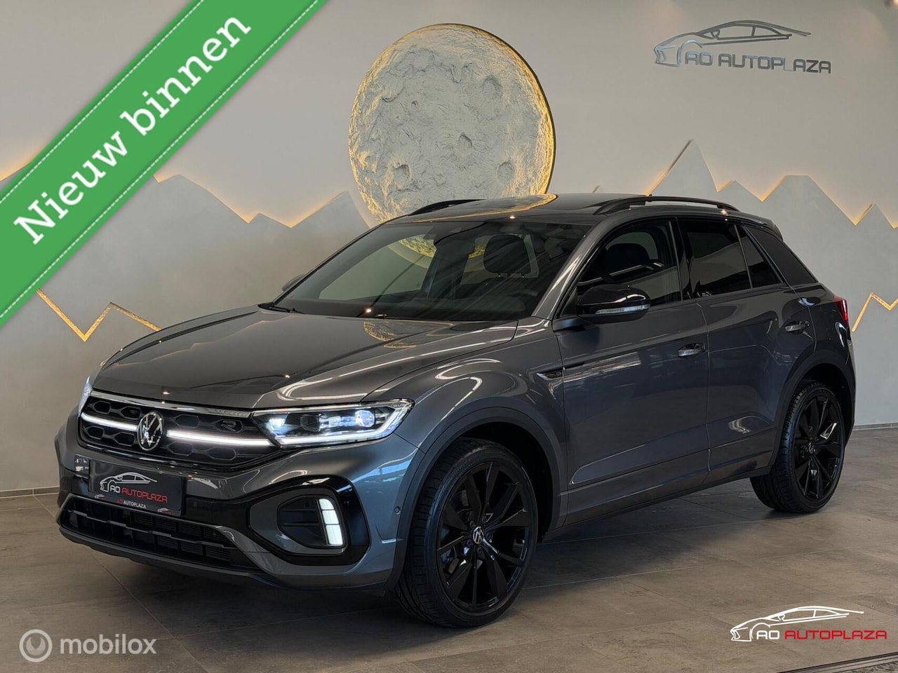Volkswagen T-Roc - 1.5 TSI 3x R-Line Panorama/Black Style/Keyless/Matrix - AutoWereld.nl