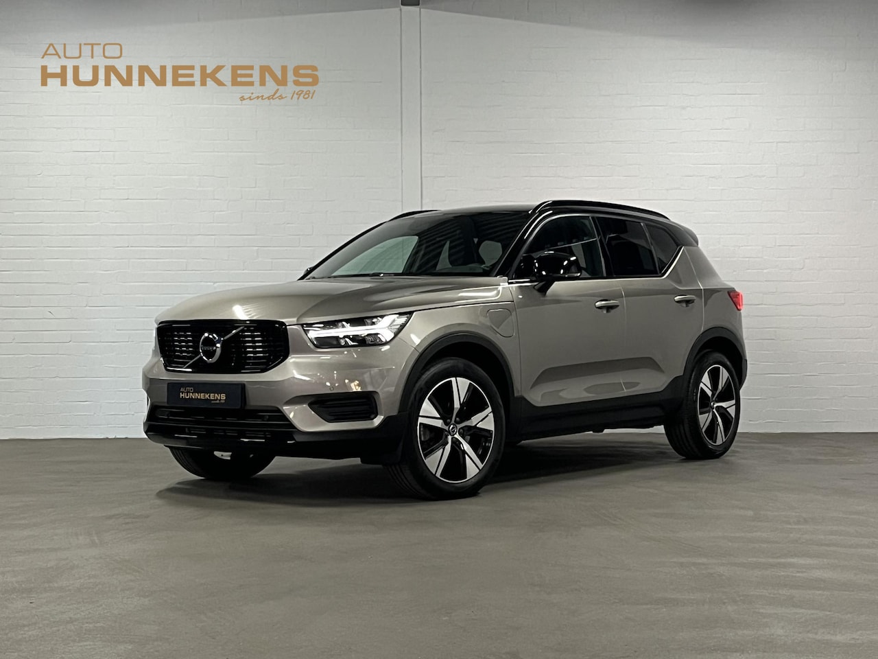 Volvo XC40 - 1.5 T5 Recharge R-Design Trekhaak | Harman/Kardon | Stoel-/Stuurverwarming | Cruise-/Clim - AutoWereld.nl