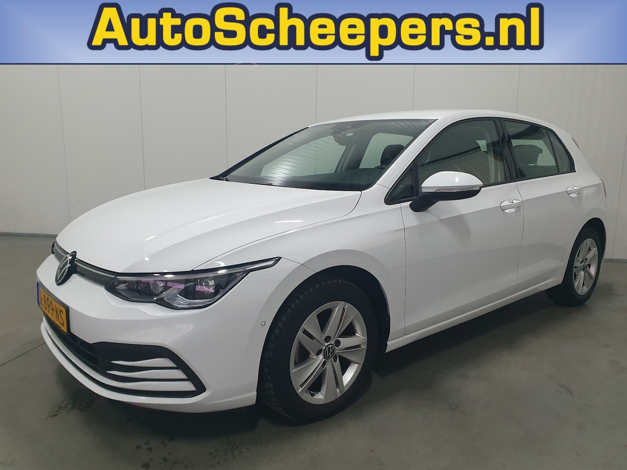 Volkswagen Golf - 1.0 eTSI Life Business NAVI/CRUISE/AIRCO/LMV - AutoWereld.nl