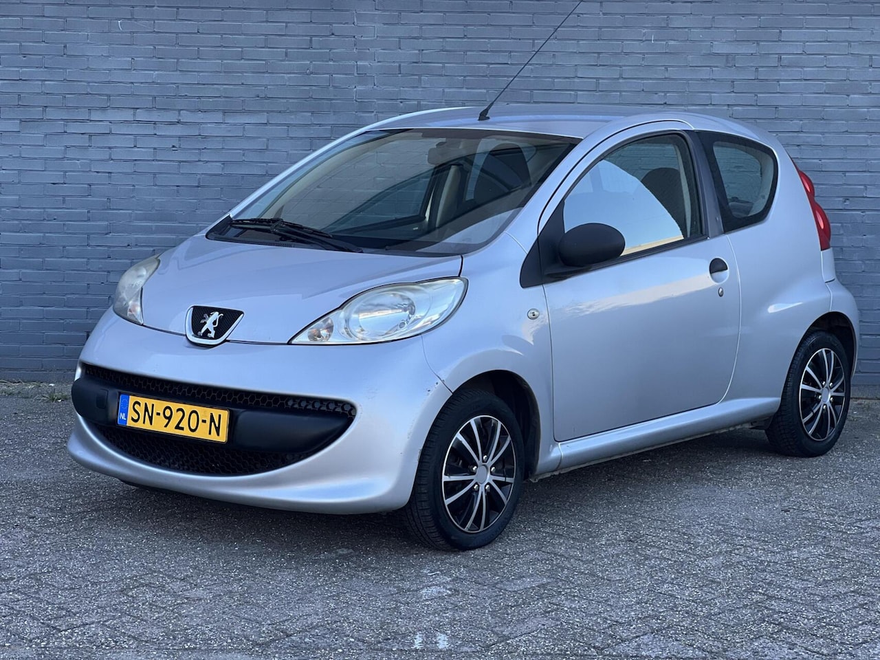 Peugeot 107 - 1.0-12V Nieuwe APK - AutoWereld.nl