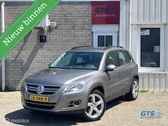 Volkswagen Tiguan - 1.4 TSI Comfort&Design Nw.Distr Kett Trekh