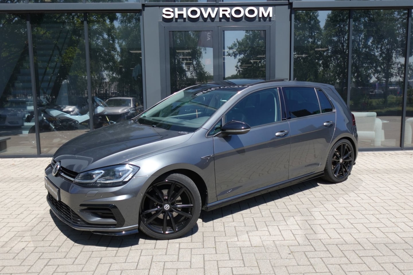 Volkswagen Golf - 1.6 TDI Highline R-Line PANO ACC CAMERA VOL - AutoWereld.nl