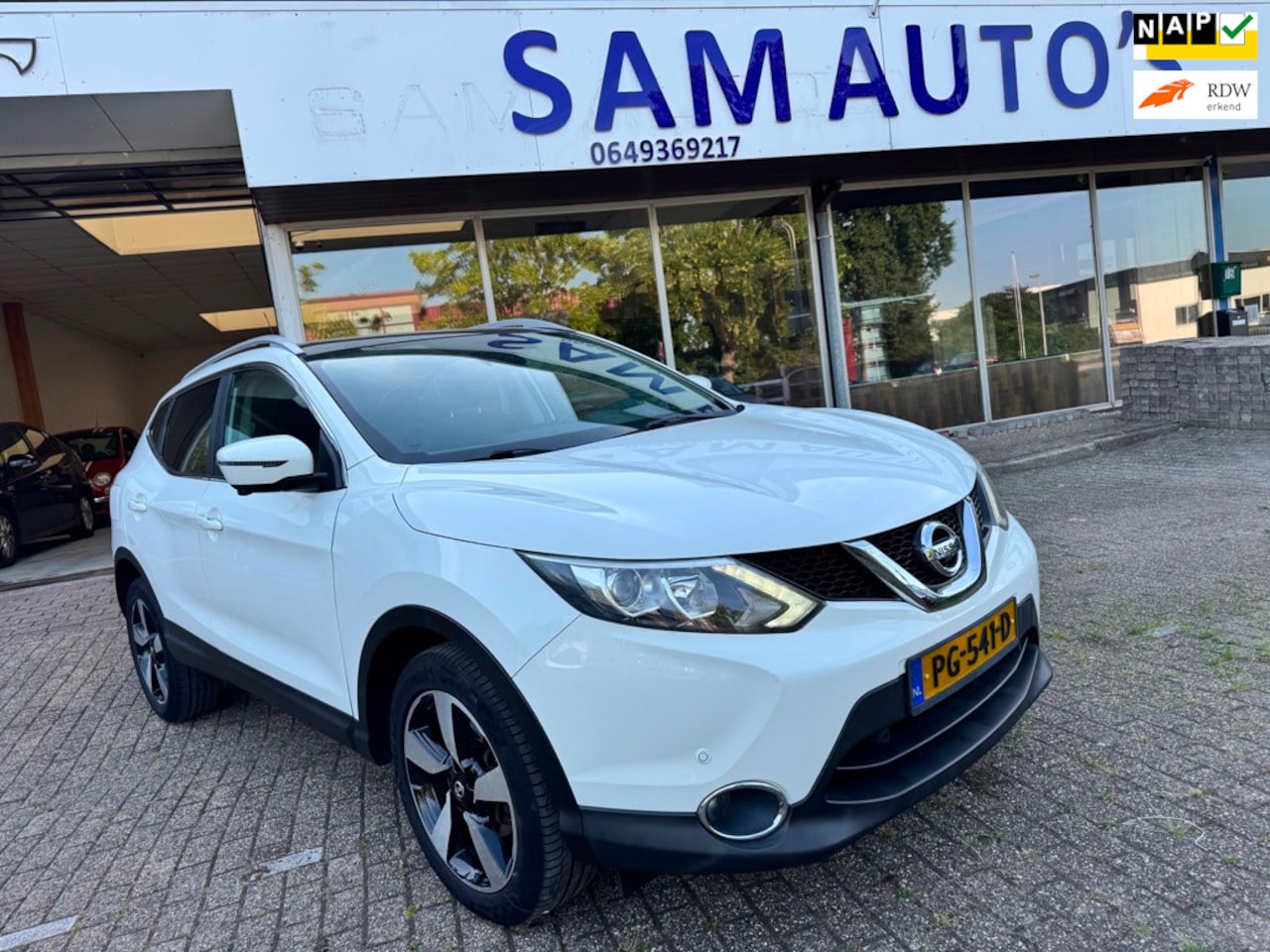 Nissan Qashqai - 1.2 Acenta eerste eigenaar - AutoWereld.nl