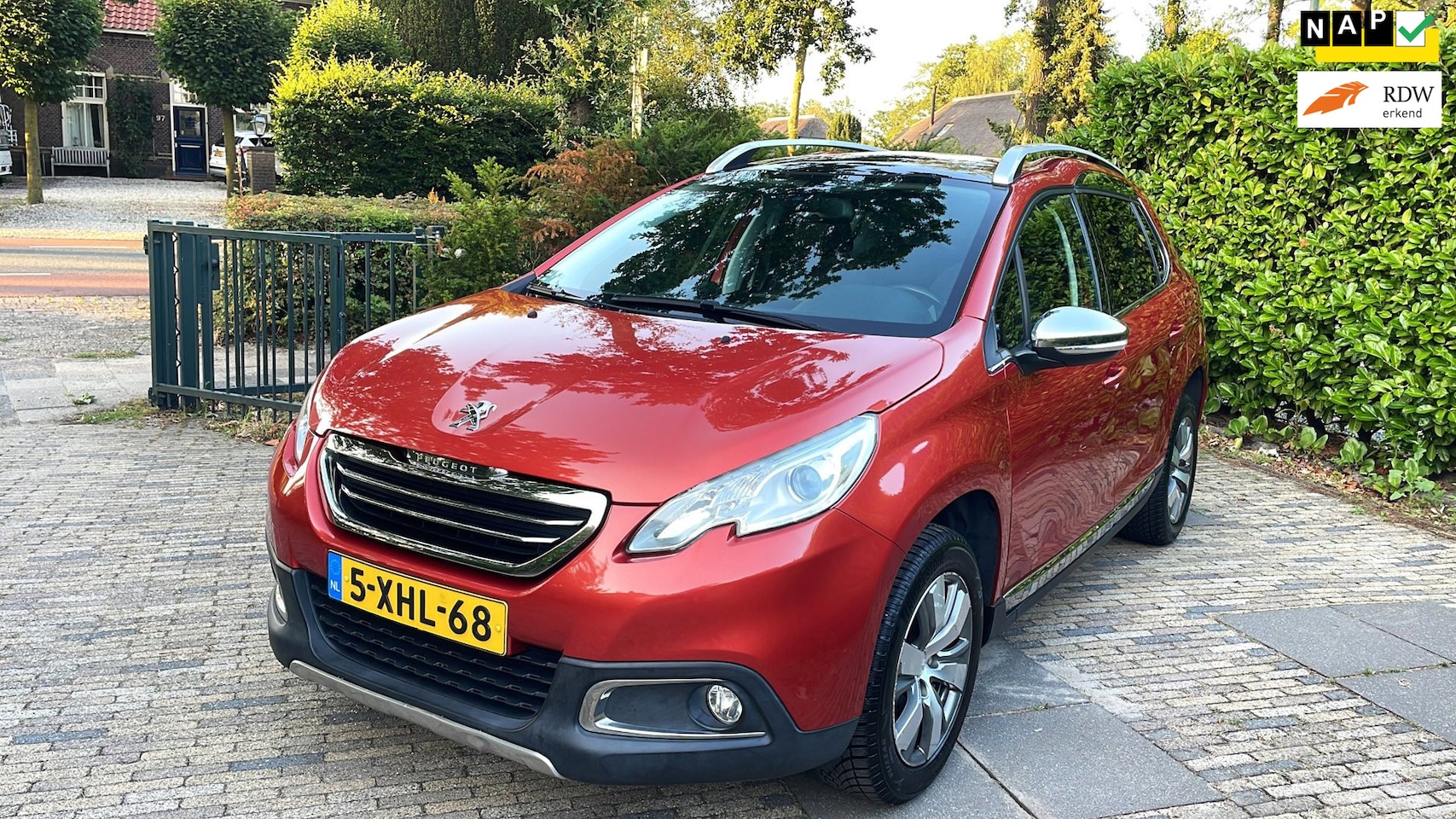 Peugeot 2008 - 1.2 PureTech Allure-Nav-Leder-Panorama-New APK - AutoWereld.nl