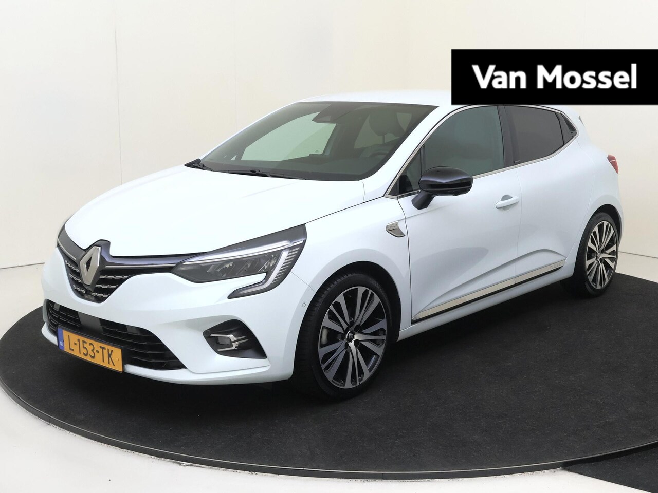 Renault Clio - 1.6 E-Tech Hybrid 140 Initiale Paris | Automaat | Parkeersensoren Voor + Achter | 360 Cam - AutoWereld.nl