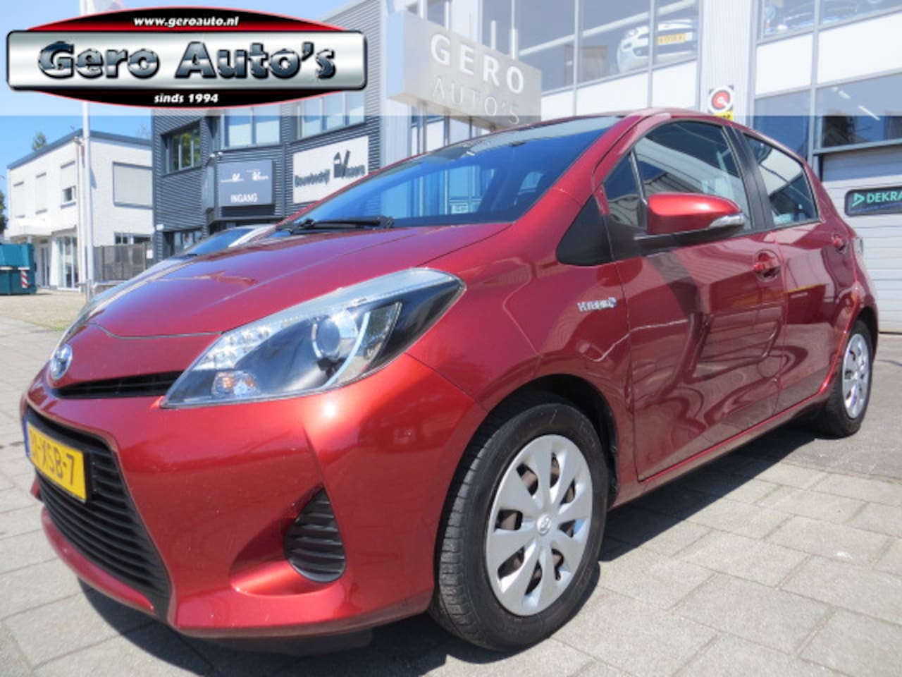 Toyota Yaris - 1.5 Full Hybrid Aspiration nl-auto ,vol extra`s ,camera ,airco ecc etc - AutoWereld.nl