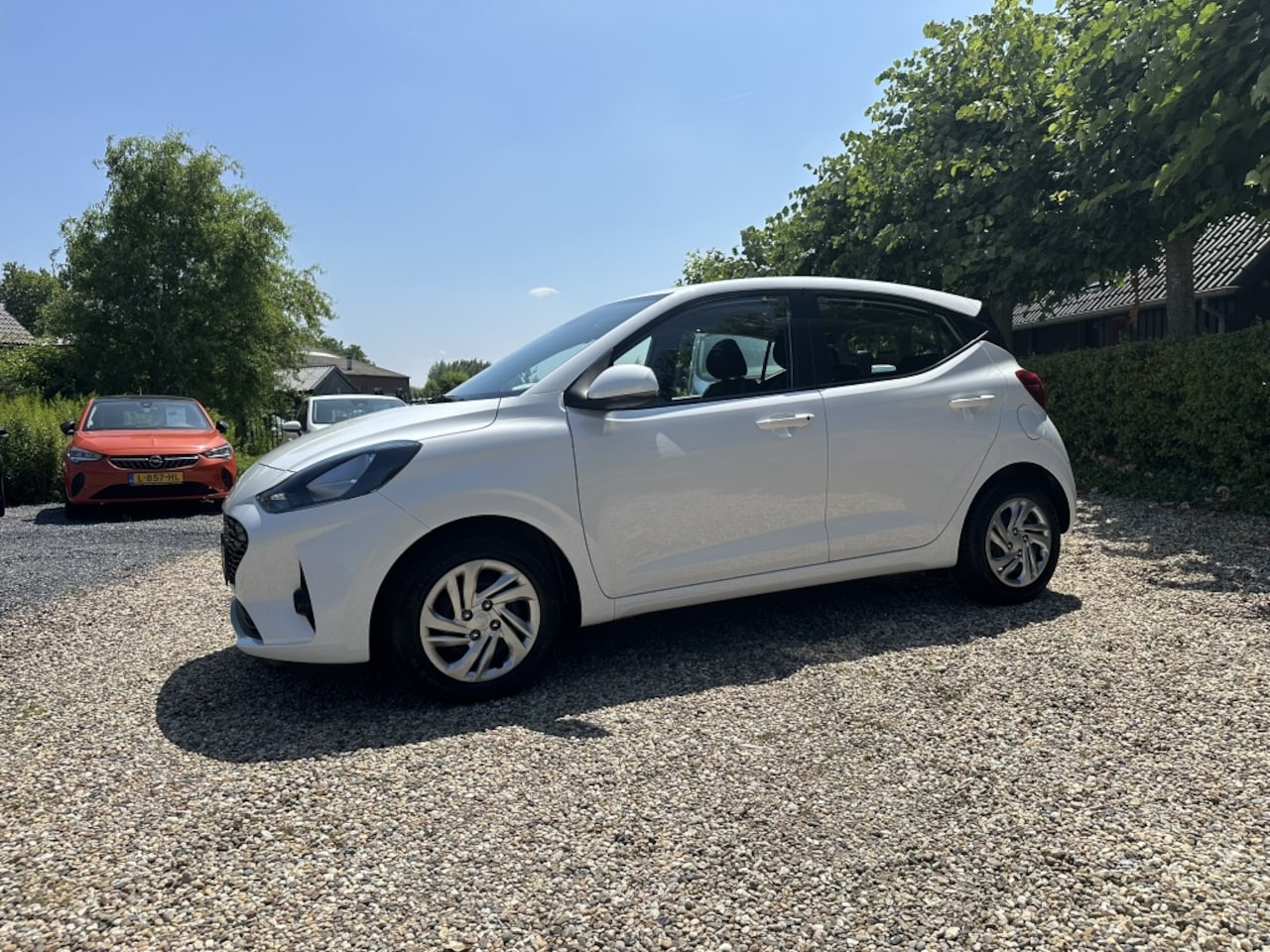 Hyundai i10 - 1.0 Comfort Smart Navigatie/Achteruitrijcamera - AutoWereld.nl